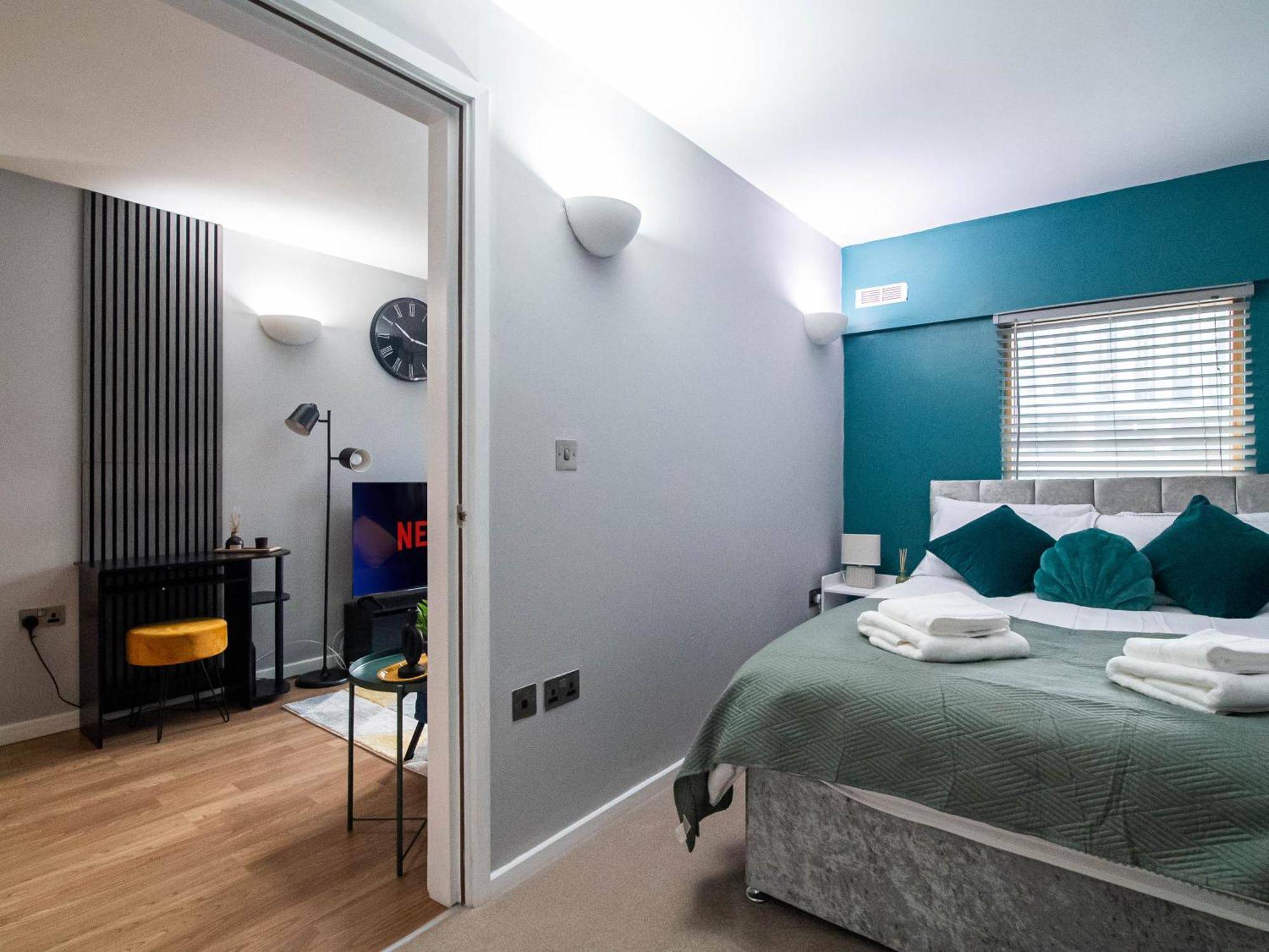 2 Bed Leeds Train Station View * Leeds (West Yorkshire)
