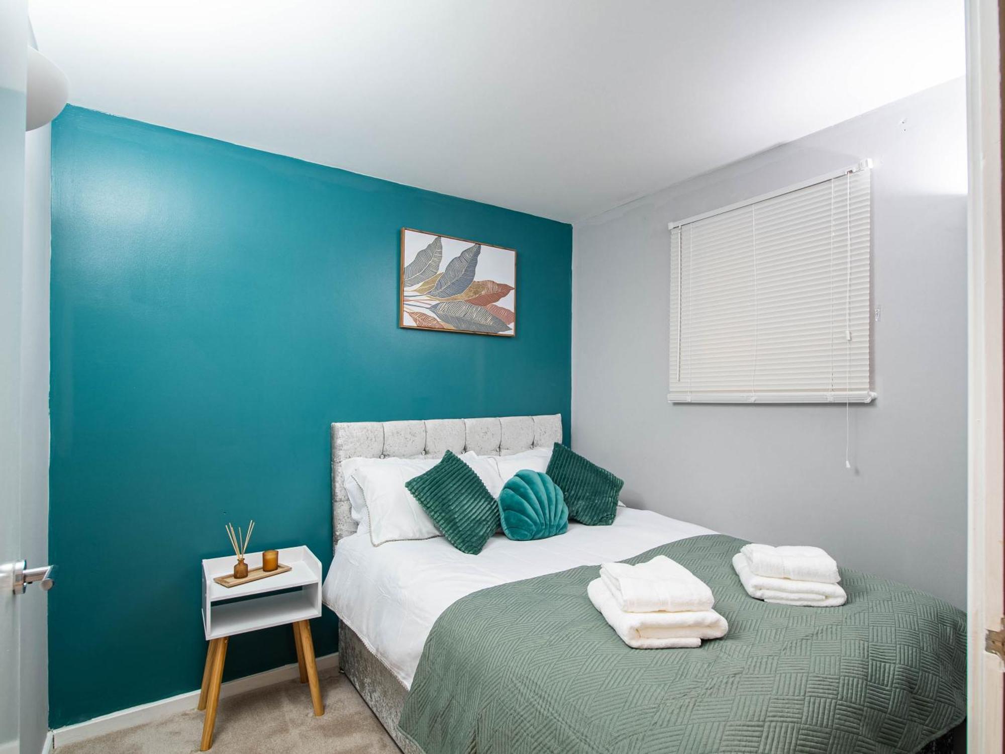 2 Bed Leeds Train Station View Apartment Leeds (West Yorkshire)