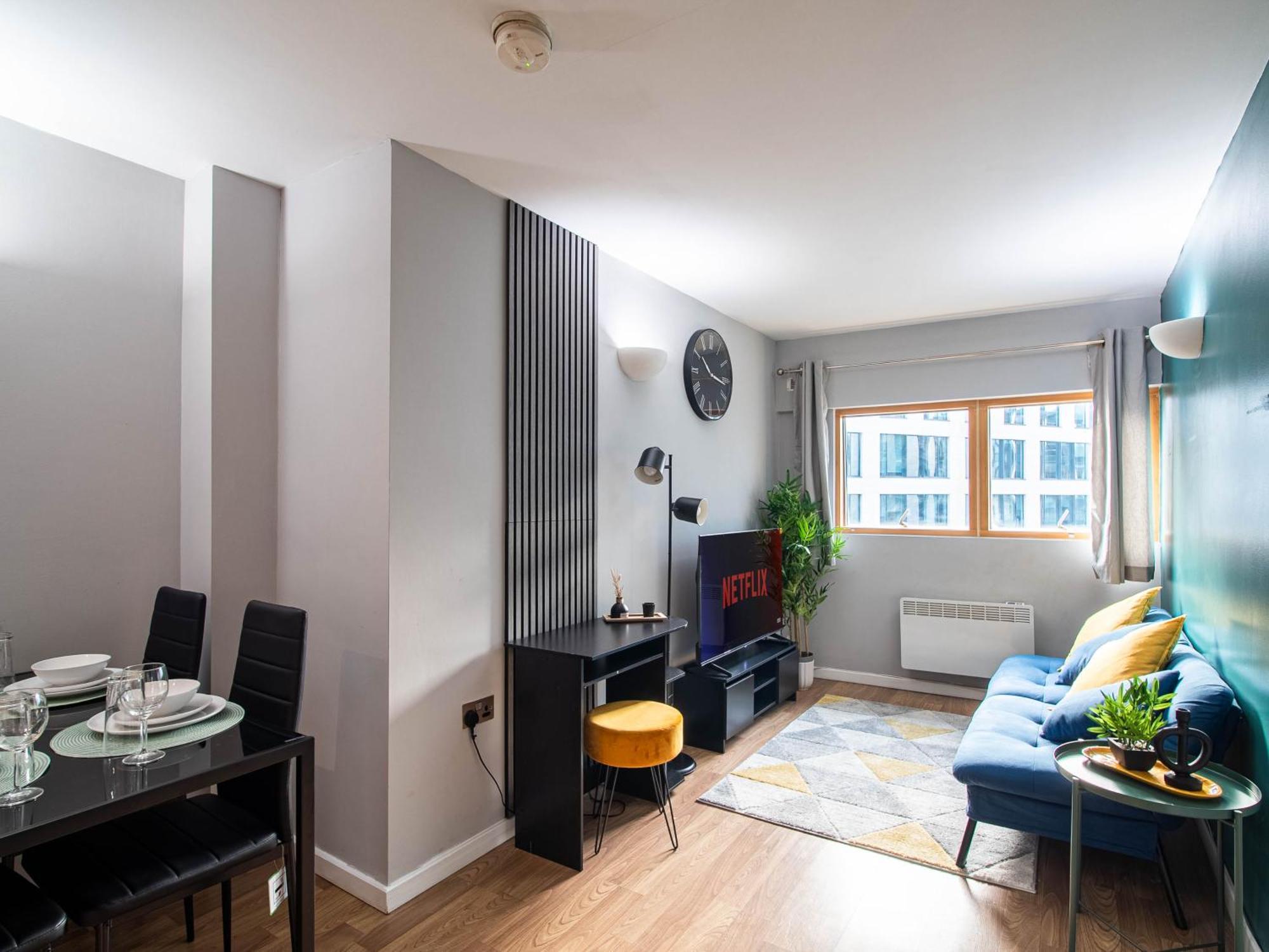 2 Bed Leeds Train Station View * Leeds (West Yorkshire)